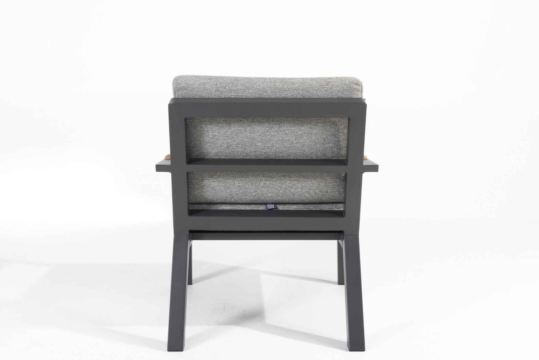 19865__Proton_low_dining_chair_detail_05.jpg