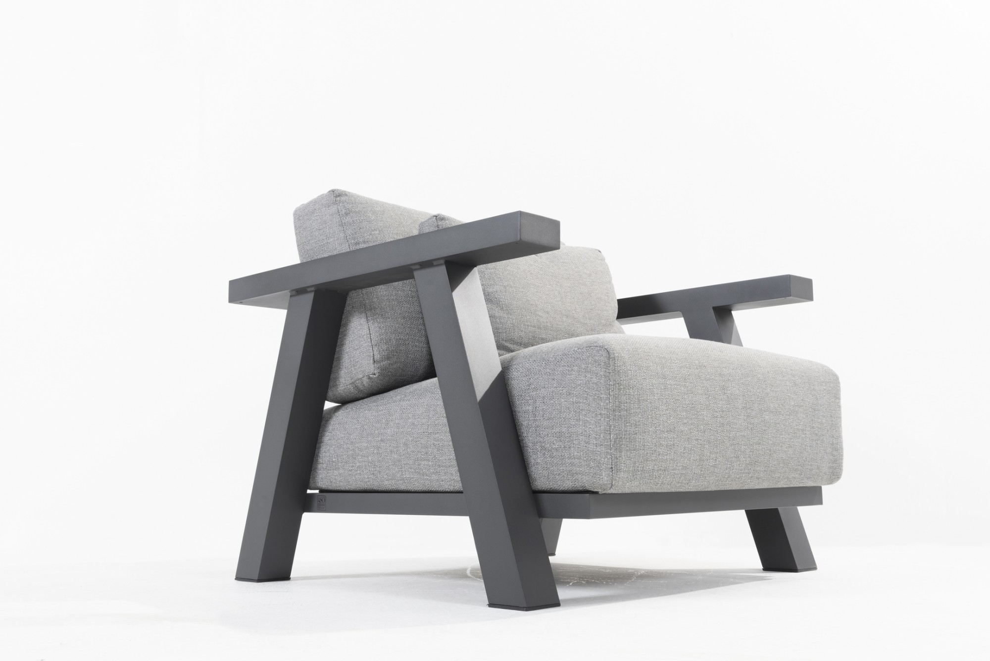 Iconic_living_chair_detail__02.jpg