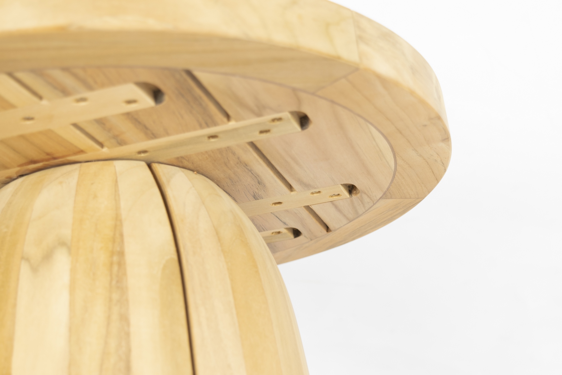 Pablo_teak_side_table_detail_03.jpg